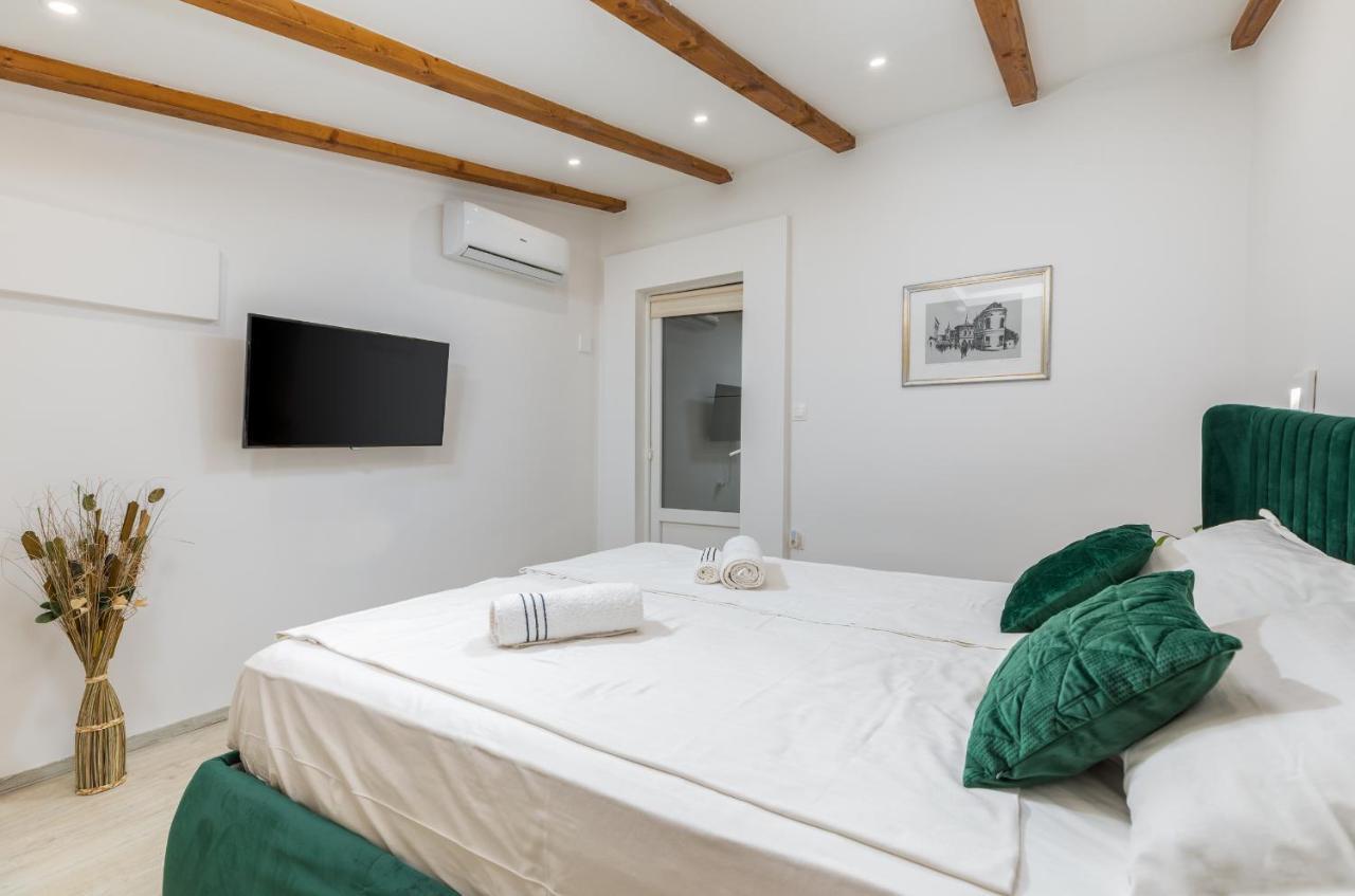 Apartment Augusto - Sea View Pula Zewnętrze zdjęcie