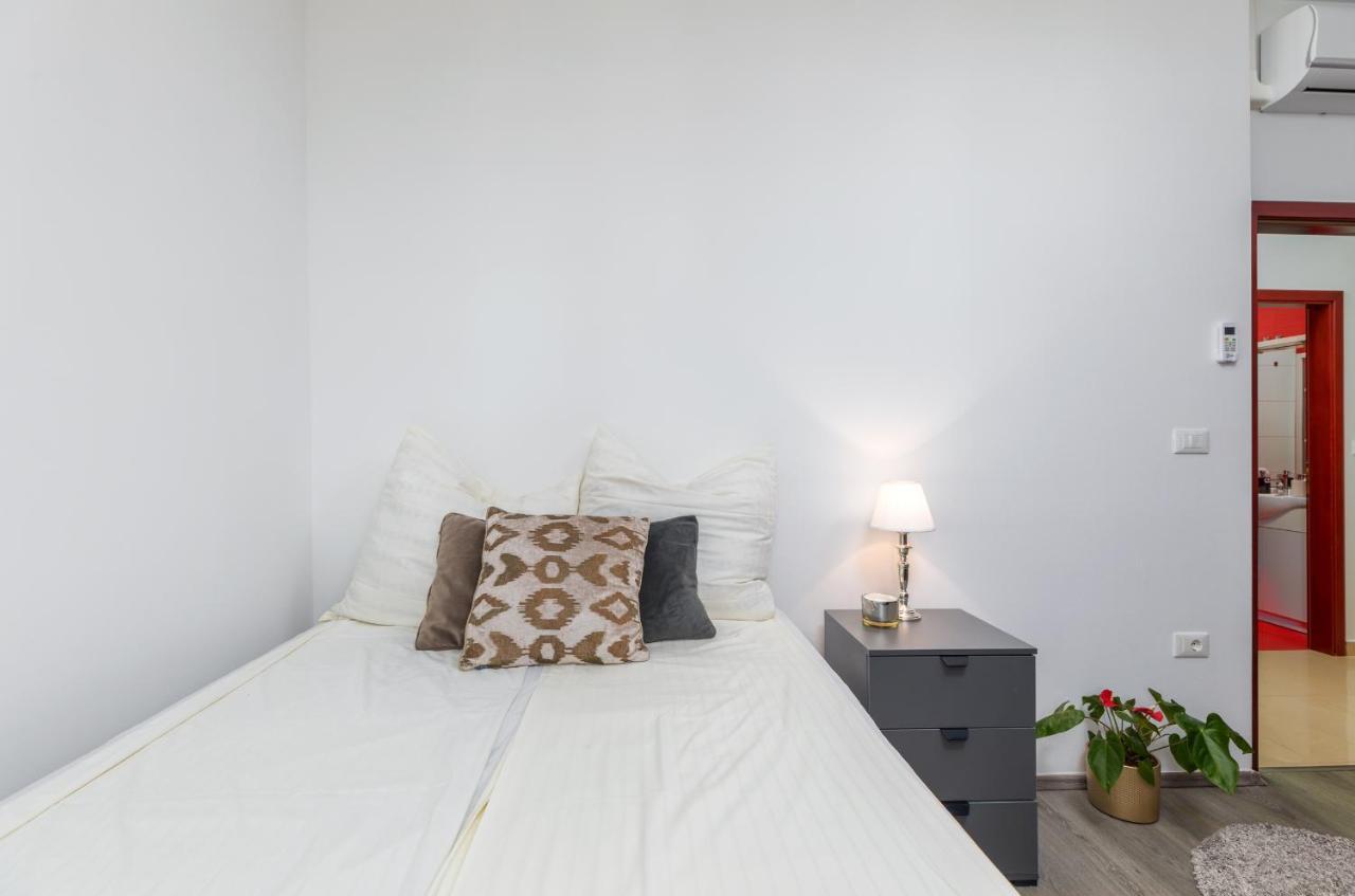 Apartment Augusto - Sea View Pula Zewnętrze zdjęcie